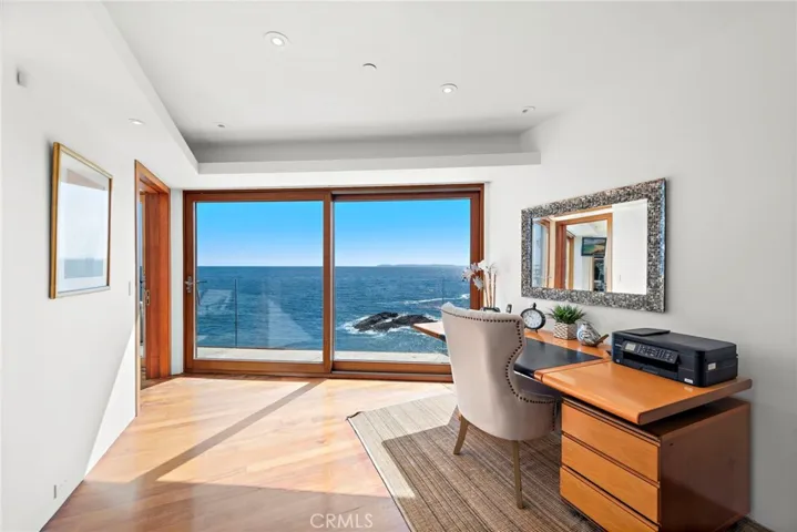 2049 Ocean Way, Laguna Beach, California 92651