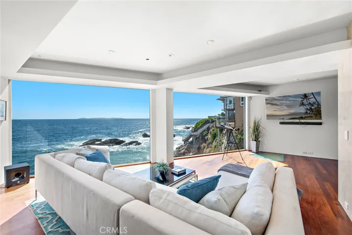 2049 Ocean Way, Laguna Beach, California 92651