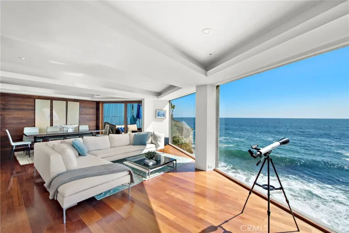 2049 Ocean Way, Laguna Beach, California 92651