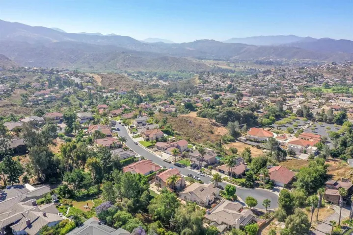 2033 Chardon Ln, El Cajon, California 92019