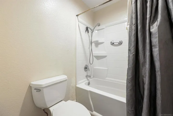 2033 Chardon Ln, El Cajon, California 92019