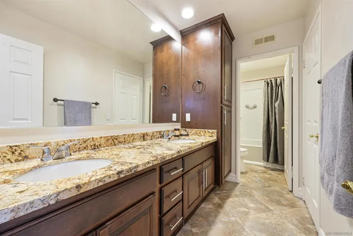 2033 Chardon Ln, El Cajon, California 92019