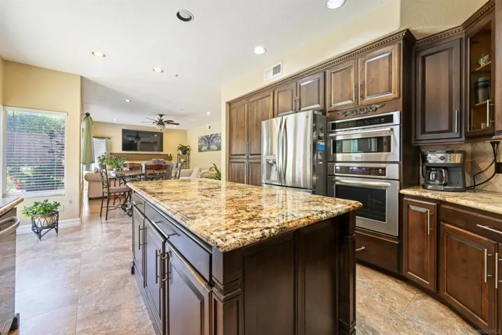 2033 Chardon Ln, El Cajon, California 92019