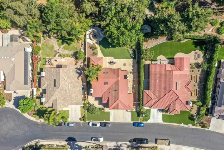 Large Backyard. Fire pit and outdoor BBQ area
