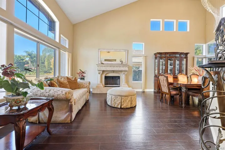 2033 Chardon Ln, El Cajon, California 92019