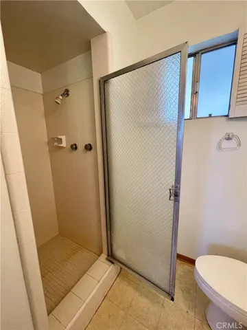 Front Bedroom's en-suite bathroom