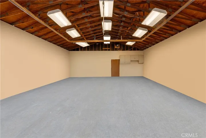 Detached barn/workshop
