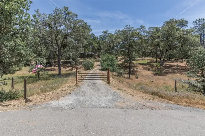 5257 Crystal Aire Drive, Mariposa, California 95338