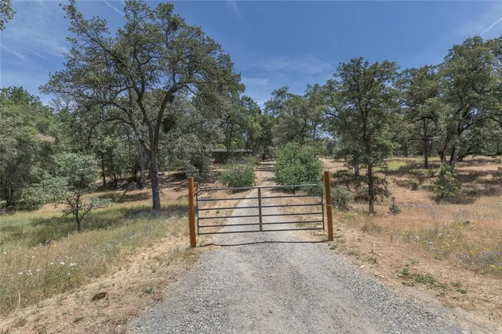 5257 Crystal Aire Drive, Mariposa, California 95338