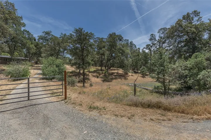 5257 Crystal Aire Drive, Mariposa, California 95338