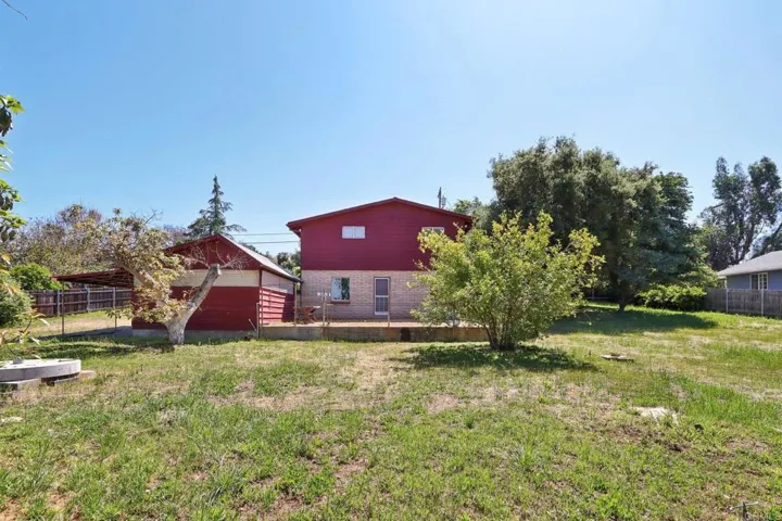 740 Iowa Street, Fallbrook, California 92028