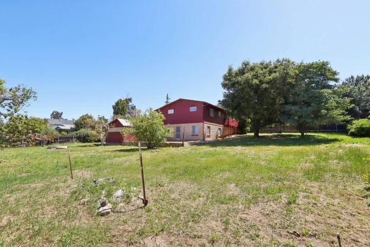 740 Iowa Street, Fallbrook, California 92028