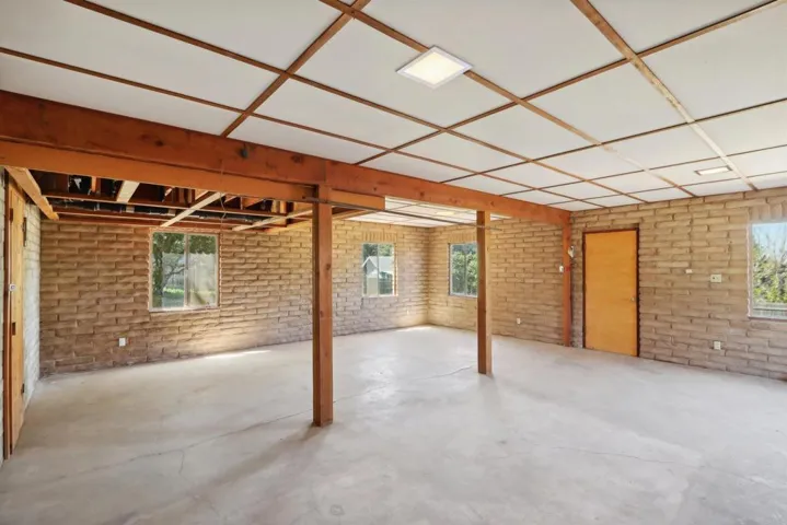 740 Iowa Street, Fallbrook, California 92028