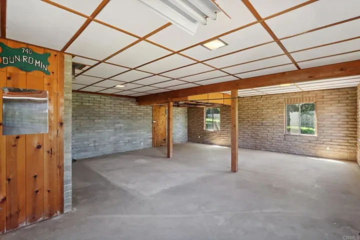 740 Iowa Street, Fallbrook, California 92028