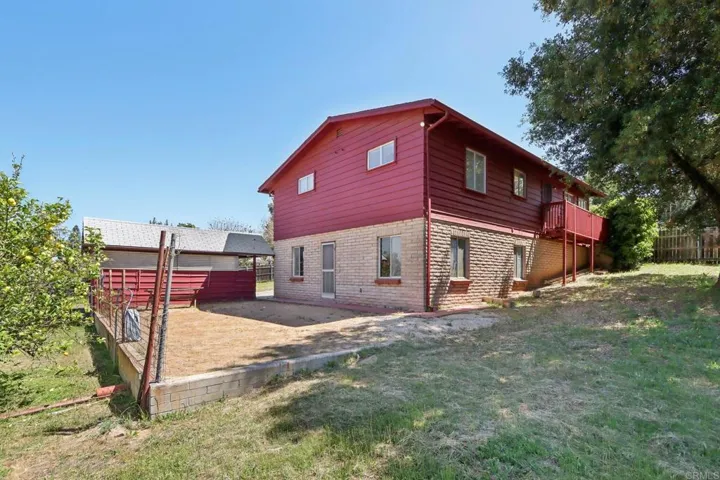 740 Iowa Street, Fallbrook, California 92028