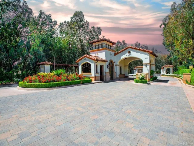 17487 Calle Mayor, Rancho Santa Fe, California 92067