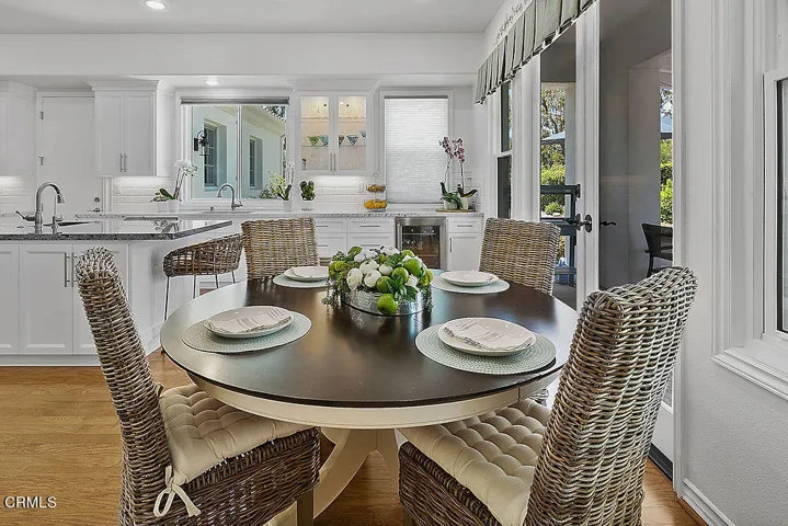 Eat-In Kitchen