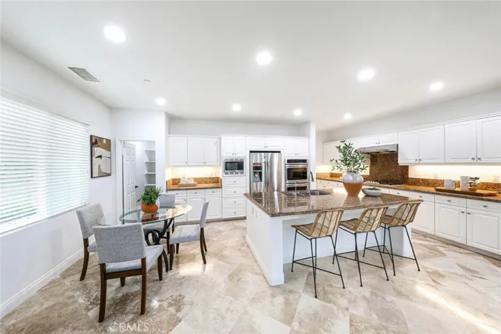 Dinette and​​‌​​​​‌​​‌‌​​‌​​​‌‌​​​‌​​‌‌​​‌‌​​‌‌​​​​ kitchen