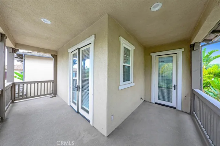 Wrap around balcony