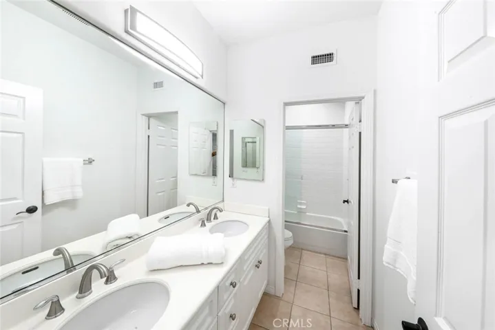 Upstairs Full Bath