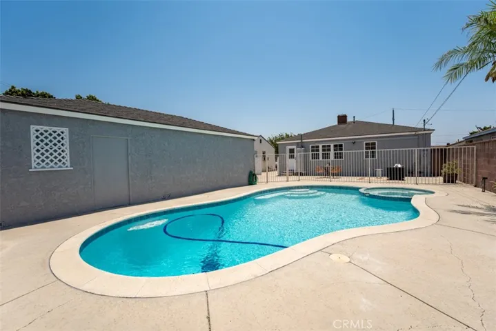 4927 W 121st Street, Hawthorne, California 90250