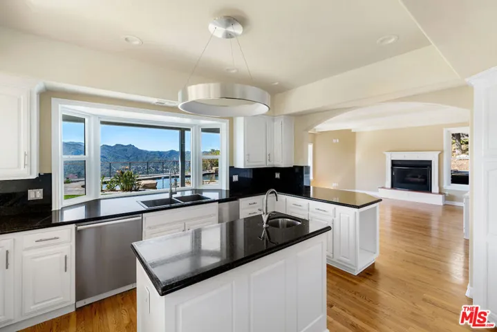 1241 Piedra Morada Drive, Pacific Palisades, California 90272