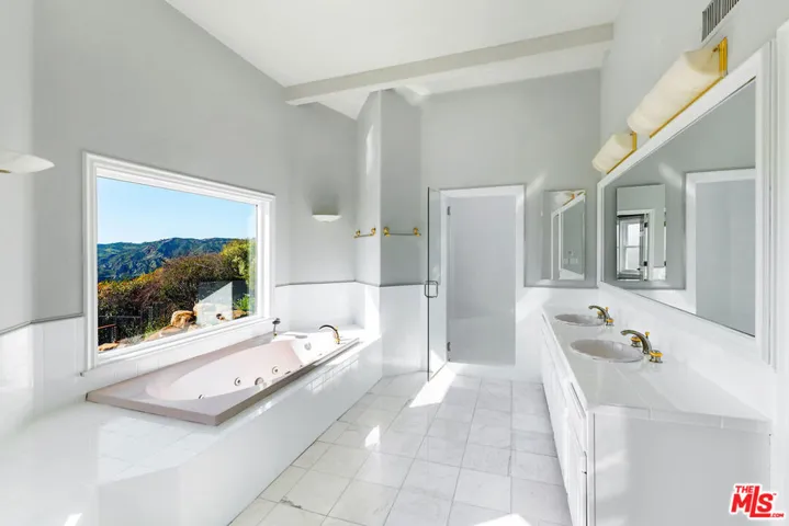 1241 Piedra Morada Drive, Pacific Palisades, California 90272