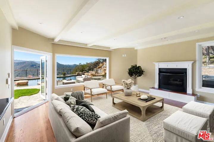 1241 Piedra Morada Drive, Pacific Palisades, California 90272