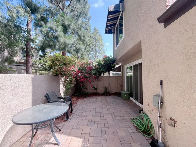42 Stanford Court 21, Irvine, California 92612