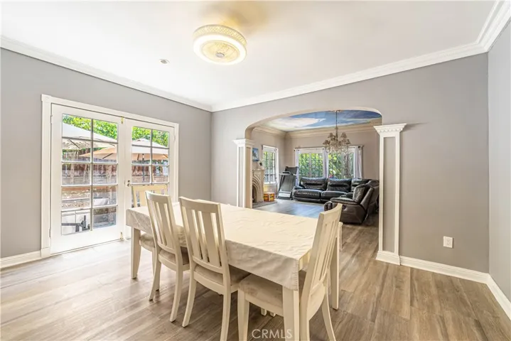 852 Mariposa       Dining-room