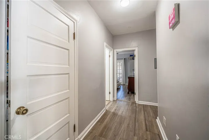 852 Mariposa       Hallway