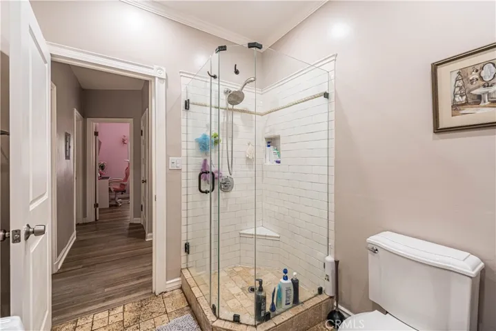852 Mariposa       Bathroom