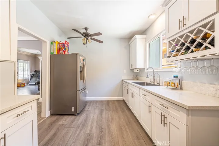 852 Mariposa       Kitchen