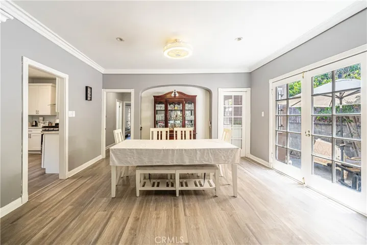 852 Mariposa       Dining-room