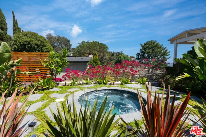 7211 Chelan Way, Los Angeles, California 90068