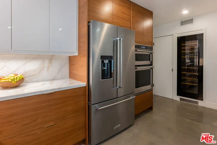 7211 Chelan Way, Los Angeles, California 90068