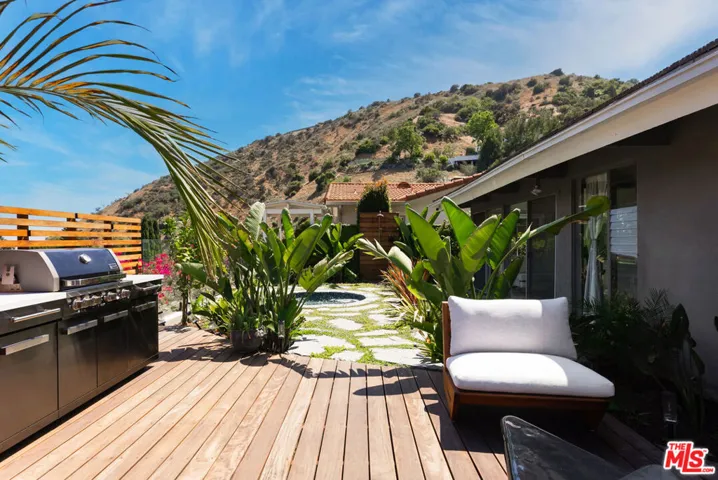 7211 Chelan Way, Los Angeles, California 90068