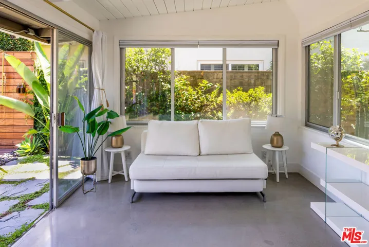 7211 Chelan Way, Los Angeles, California 90068