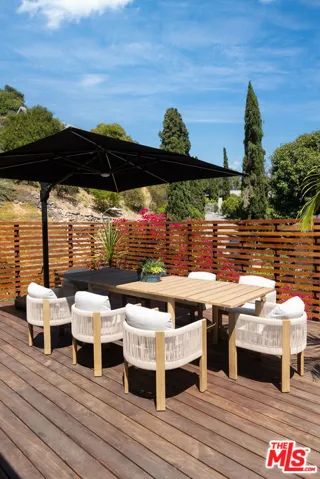 7211 Chelan Way, Los Angeles, California 90068