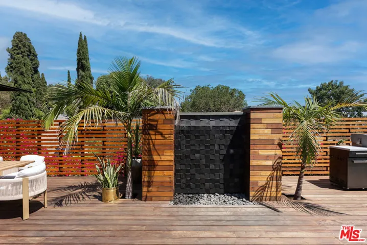 7211 Chelan Way, Los Angeles, California 90068