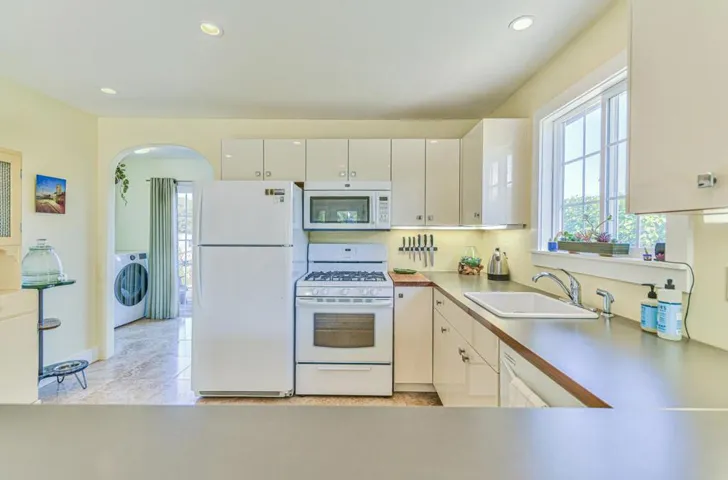 9450 Pollock Lane, Salinas, California 93907