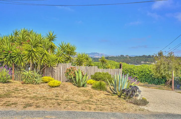 9450 Pollock Lane, Salinas, California 93907