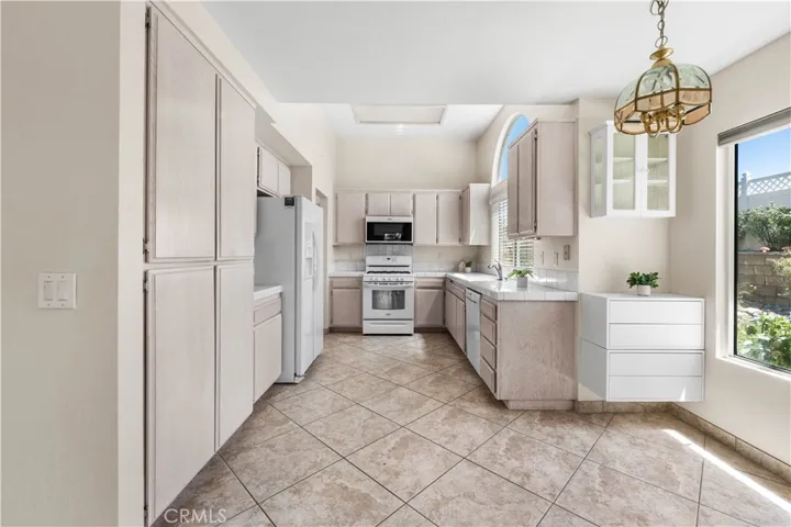 3248 Carnation Street, Rosamond, California 93560