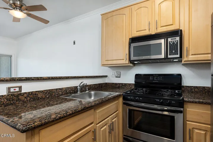 300 N El Molino Ave #309 006-mls