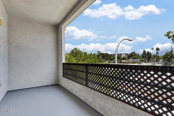300 N El Molino Ave #309 013-mls