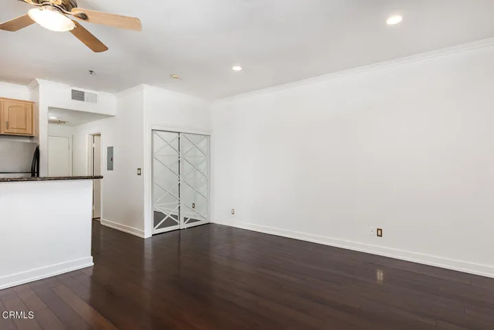 300 N El Molino Ave #309 009-mls