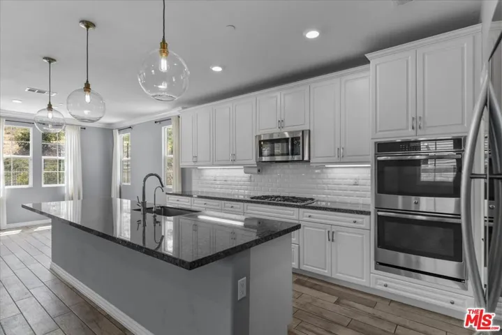 29029 Platinum Court, Valencia, California 91354