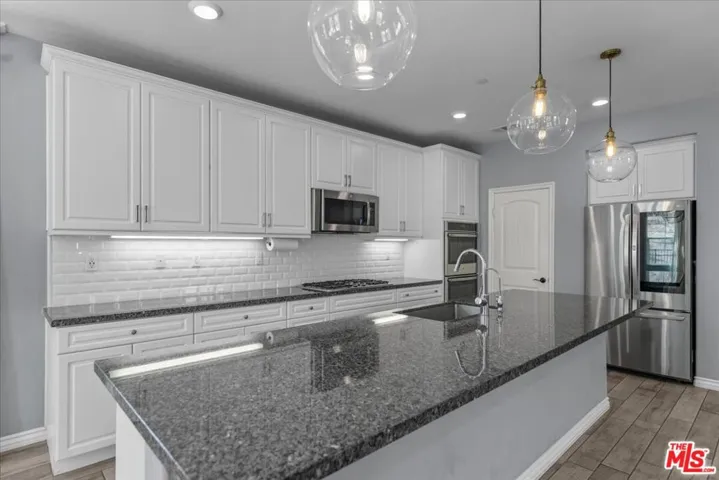 29029 Platinum Court, Valencia, California 91354