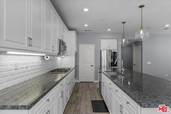 29029 Platinum Court, Valencia, California 91354