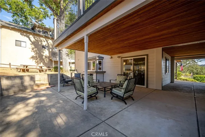 8790 Circle Oak Drive, Bradley, California 93426